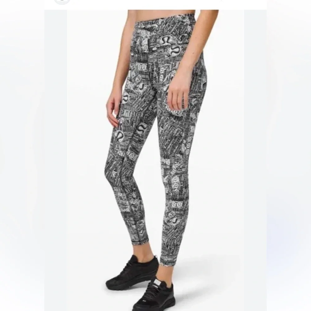 Lululemon legging wunder train with lululemon logo
